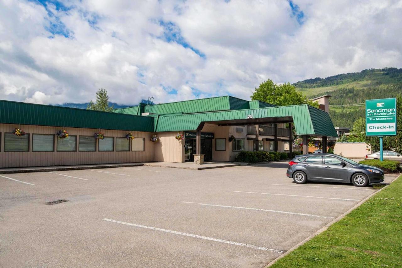 Sandman Hotel Revelstoke Exteriör bild