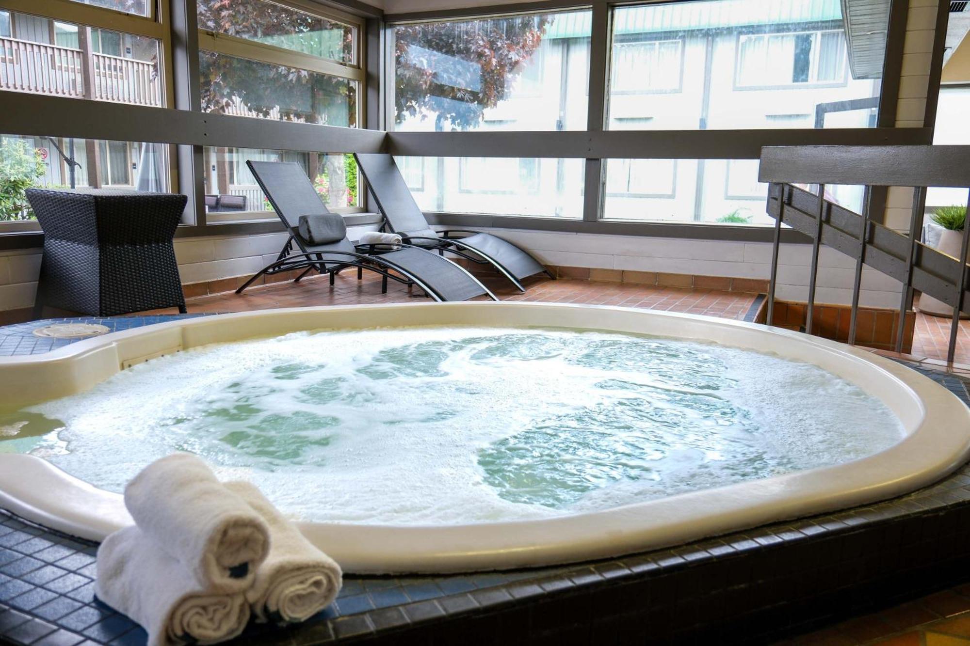 Sandman Hotel Revelstoke Exteriör bild