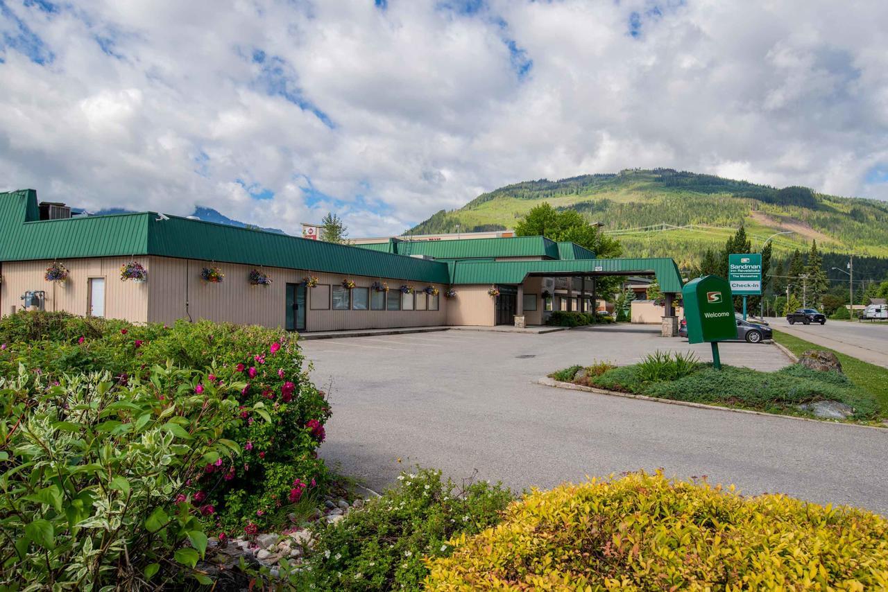 Sandman Hotel Revelstoke Exteriör bild