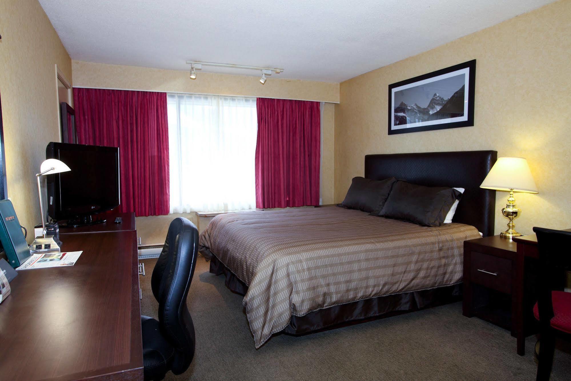Sandman Hotel Revelstoke Exteriör bild