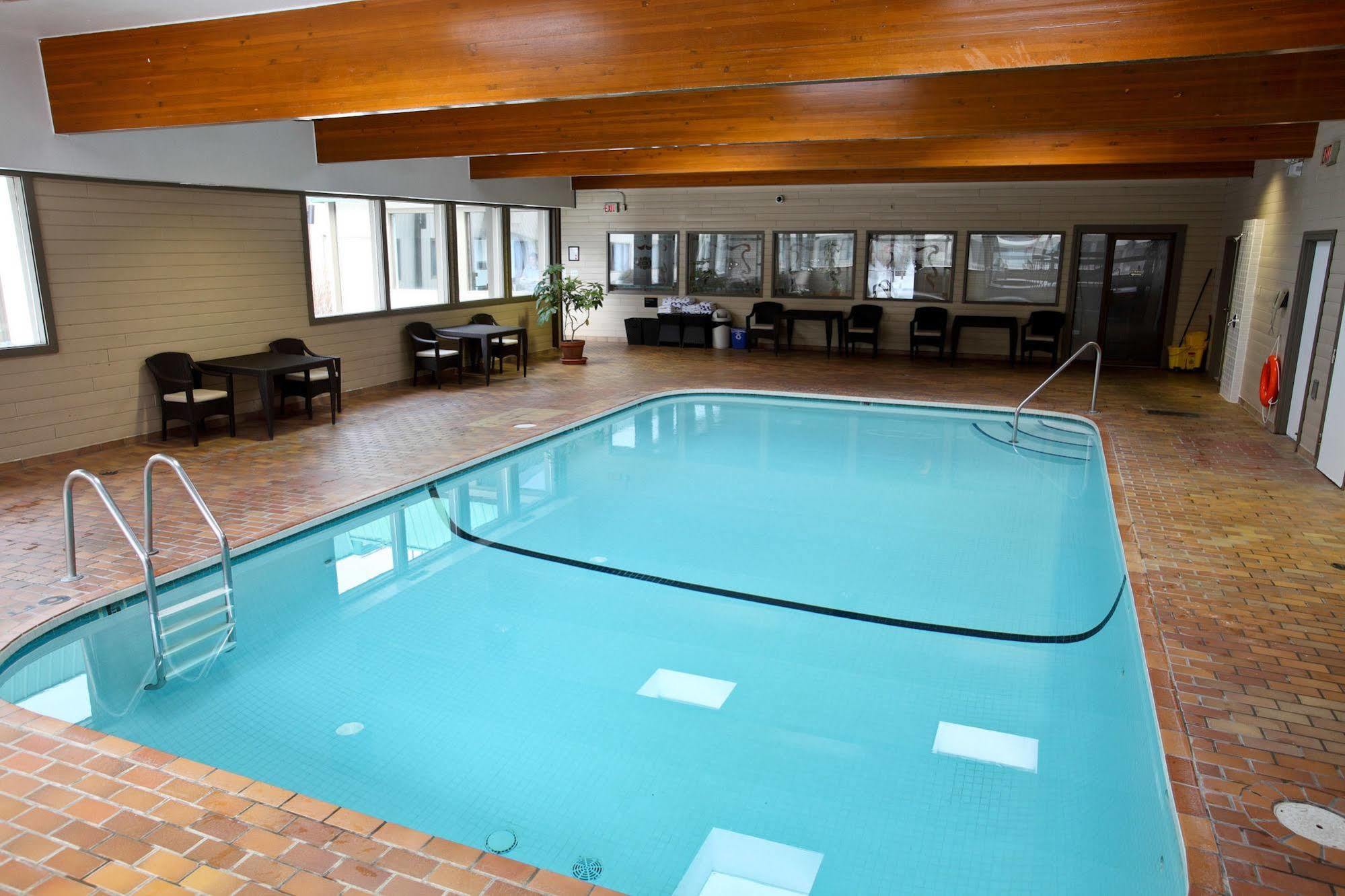 Sandman Hotel Revelstoke Exteriör bild